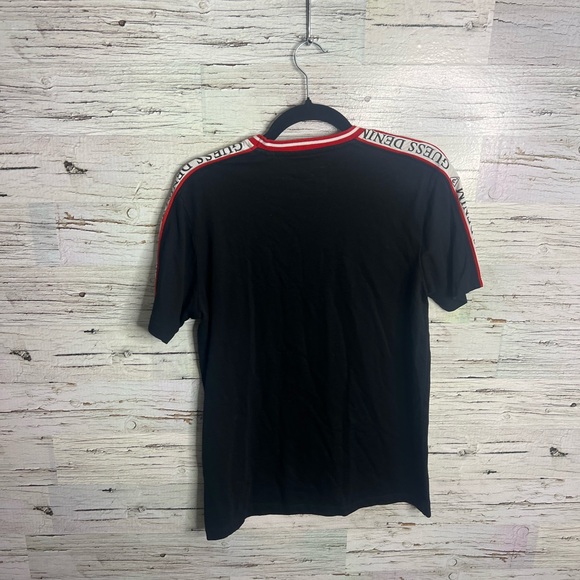 Mens Guess Black Short Sleeve T-Shirt size small red white - Picture 9 of 9